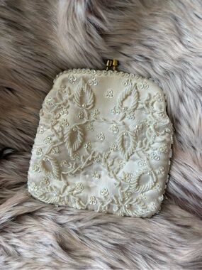 Vintage Elegant Ivory Sequined Beaded Evening Bag with Gold Chain